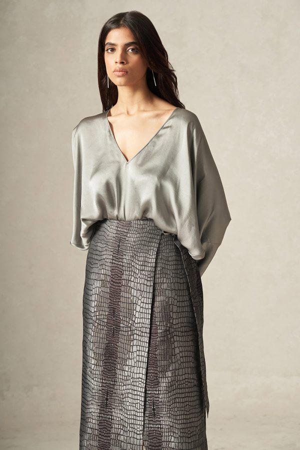 Grey Handwoven Pure Satin Silk Wrap Skirt with Crocodile Weave and Side Buckle Tie-up For Discount